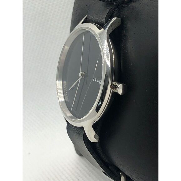Skagen SKW2673 Women's Black Leather Analog Black Dial Quartz Wrist Watch OL131 - Picture 2 of 8